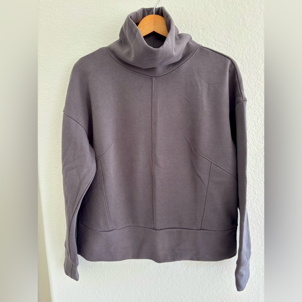 NWOT Alana Purple Turtleneck Sweatshirt Sz Medium